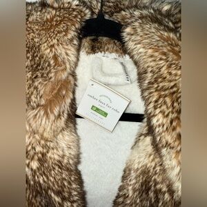 Women’s Pottery Barn robe, NWT! Size medium.